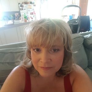 Meet your Posher, Evelyn